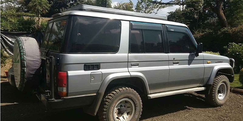 hire a car in Rwanda